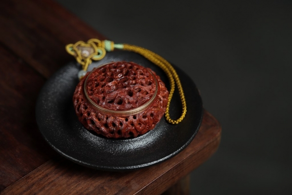 紫檀木腾格镂空香炉