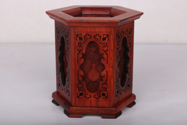 酸枝木笔筒激光雕花桌面笔筒六角型