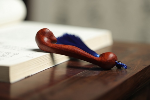 如意紫檀小号手把件