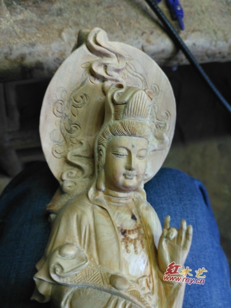 柏木雕刻站像供奉用观音雕像