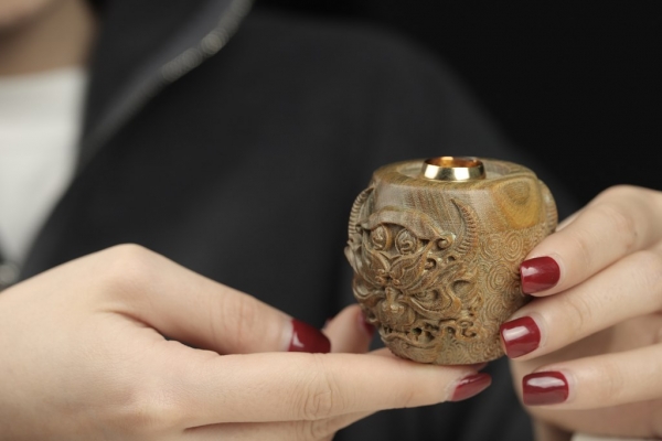 绿檀木倒流香龙头