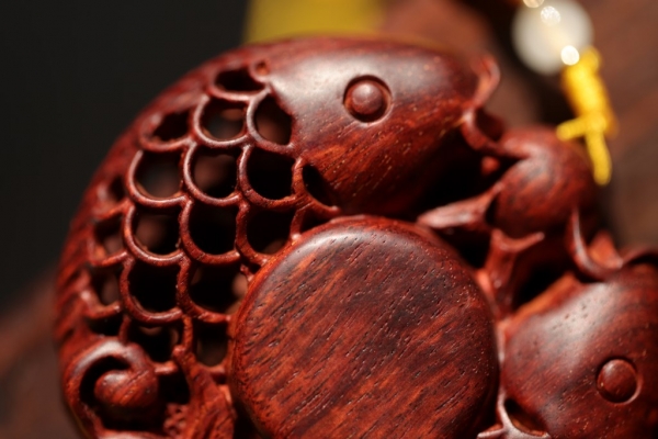 紫檀木双鱼挂饰