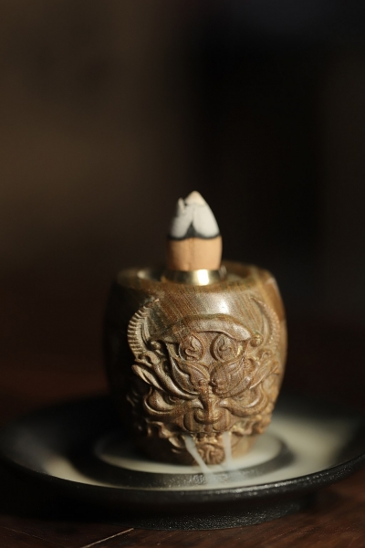 绿檀木倒流香龙头